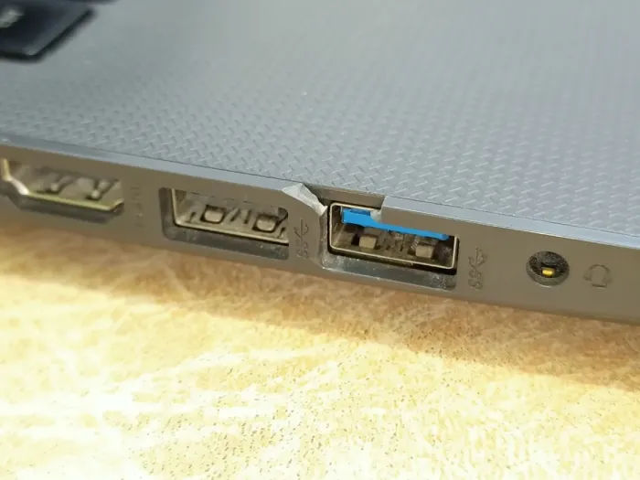 Ноутбук Б-клас HP 250 G6 / 15.6" (1920x1080) TN / Intel Core i5-7200U (2 (4) ядра по 2.5 - 3.1 GHz) / 8 GB DDR4 / 256 GB SSD M.2 / Intel HD Graphics 620 / WebCam б/в - зображення 3