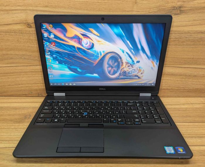 Ноутбук Dell Latitude E5570 / 15.6" (1366x768) TN / Intel Core i7-6820HQ (4 (8) ядра по 2.7 - 3.6 GHz) / 16 GB DDR4 / 512 GB SSD / AMD Radeon R7 M370, 2 GB GDDR5, 128-bit / HDMI / VGA / Windows 10 б/в - зображення 2