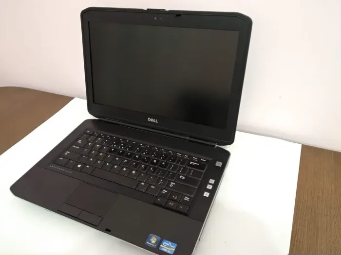 Ноутбук Б-клас Dell Latitude E5430 / 14" (1366x768) TN / Intel Core i3-2328M (2 (4) ядра по 2.2 GHz) / 4 GB DDR3 / 500 GB HDD / Intel HD Graphics 3000 / WebCam / DVD-RW / HDMI б/в - зображення 2