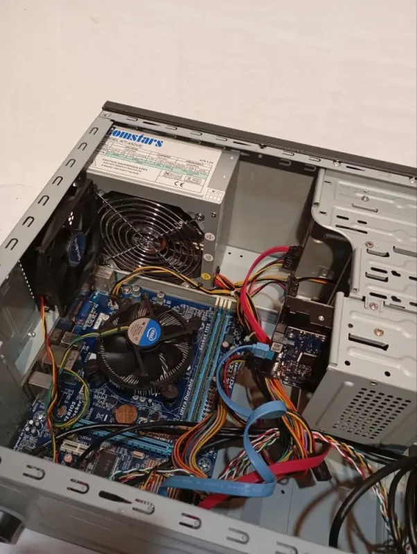 ПК Б-клас Gigabyte GZ-M1 Tower / Intel Core i5-2400S (4 ядра по 2.5 - 3.3 GHz) / 8 GB DDR3 / 500 GB HDD / Intel HD Graphics 2000 / DVD-RW / 450W б/в - зображення 6