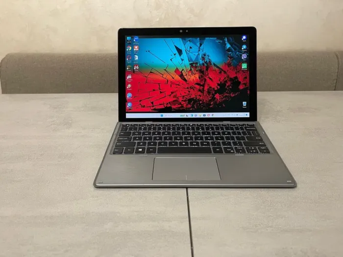 Планшет Dell Latitude 7200 2-в-1 / 12.3" (1920x1080) IPS Touch / Intel Core i7-8665U (4 ядра 1.9 - 4.8 ГГц) / 16 ГБ DDR3 / 256 ГБ SSD / Intel UHD Graphics 620 / Web-камера б/в - зображення 2