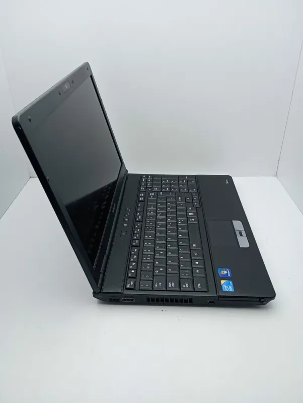 Ноутбук Toshiba P50 / 15.6" (1366x768) TN / Intel Core i5-520M (2 (4) ядра по 2.4 - 2.93 GHz) / 6 GB DDR3 / 1000 GB HDD / Intel HD Graphics / WebCam б/в - зображення 5