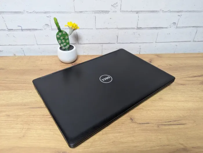 Ноутбук Dell Latitude 5580 / 15.6" (1920x1080) TN / Intel Core i5-6300U (2 (4) ядра по 2.4 - 3.0 GHz) / 8 GB DDR4 / 256 GB SSD / Intel HD Graphics 520 / WebCam б/в - зображення 9