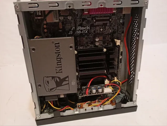 ПК GameMax M200 SFF / Intel Celeron J3455 (4 ядра по 1.5 - 2.3 GHz) / 8 GB DDR3 / 120 GB SSD / Intel HD Graphics 500 б/в - зображення 7