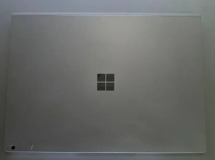 Ігровий ультрабук-трансформер Б-клас Microsoft Surface Book 2 / 15.0" (3240x2160) IPS Touch / Intel Core i7-8650U (4 (8) ядра по 1.9 - 4.2 GHz) / 16 GB DDR4 / 256 GB SSD / nVidia GeForce GTX 1060, 6 GB GDDR5, 192-bit / WebCam / Win 11 б/в - зображення 4