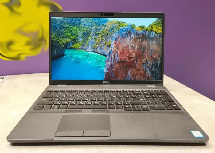 Ультрабук Dell Latitude 5500 / 15.6" (1920x1080) IPS / Intel Core i5-8250U (4 (8) ядра по 1.6 - 3.4 GHz) / 16 GB DDR4 / 512 GB SSD / Intel UHD Graphics 620 / WebCam / 4G (LTE) б/в - зображення 2
