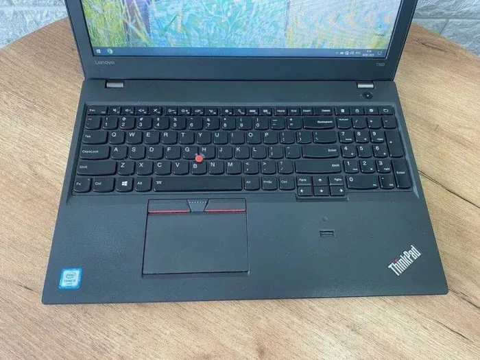 Ноутбук Б-клас Lenovo ThinkPad T560 / 15.6" (1920x1080) IPS / Intel Core i5-6300U (2 (4) ядра по 2.4 - 3.0 GHz) / 8 GB DDR3 / 256 GB SSD / Intel HD Graphics 520 / WebCam / HDMI б/в - зображення 4