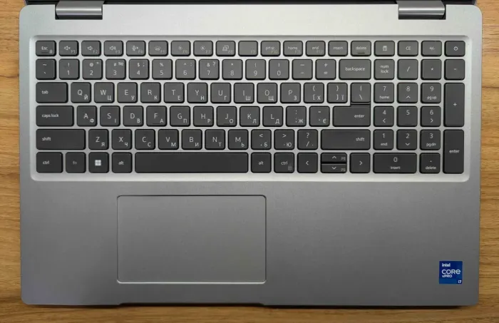 Ноутбук робоча станція Dell Precision 3560 / 15.6" (1920x1080) IPS / Intel Core i7-1185G7 (4 (8) ядра по 3.0 - 4.8 GHz) / 32 GB DDR4 / 512 GB SSD / nVidia T500, 2 GB GDDR6, 64-bit / WebCam / HDMI / Windows 10 б/в - зображення 9