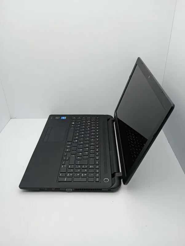 Ноутбук Toshiba C50 / 15.6" (1366x768) TN / Intel Celeron N2840 (2 ядра по 2.16 - 2.58 GHz) / 4 GB DDR3 / 500 GB HDD / Intel HD Graphics / WebCam б/в - зображення 6