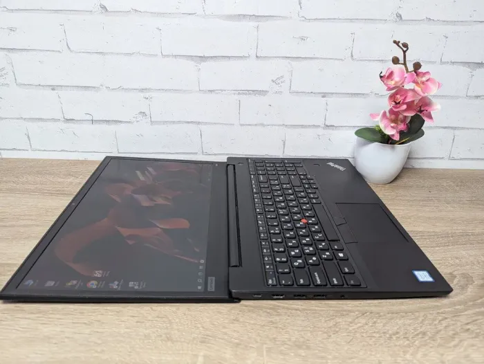 Ноутбук Б-клас Lenovo ThinkPad E580 / 15.6" (1920x1080) TN / Intel Core i5-8250U (4 (8) ядра по 2.5 - 3.1 GHz) / 16 GB DDR4 / 256 GB SSD + 1000 GB HDD / Intel UHD Graphics 620 / WebCam б/в - зображення 8
