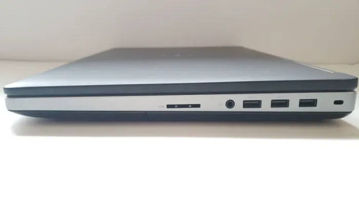 Мобільна робоча станція Dell Precision 7510 / 15.6" (1920x1080) IPS Touch / Intel Core i7-6920HQ (4 (8) ядра по 2.9 - 3.8 GHz) / 32 GB DDR4 / 256 GB SSD M.2 + 500 GB HDD / AMD FirePro W5170M, 2 GB GDDR5, 128-bit / WebCam б/в - зображення 5