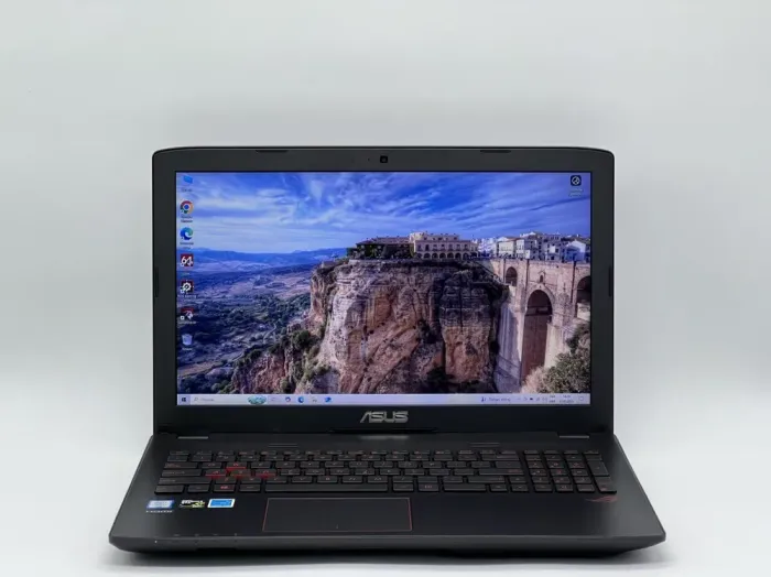 Ігровий ноутбук Asus ROG ZX50VW-MS71 / 15.6" (1920х1080) TN / Intel Core i7-6700HQ (4 (8) ядра по 2.6 - 3.5 GHz) / 16 GB DDR4 / 960 GB SSD / nVidia GeForce GTX 960M, 2 GB GDDR5, 128-bit / WebCam б/в - зображення 2