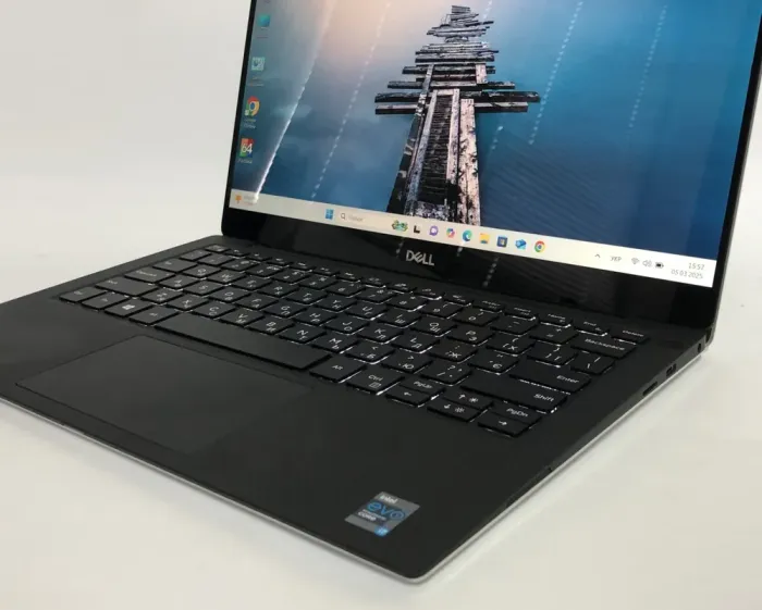 Ультрабук Dell XPS 13 9305 / 13.3" (1920x1080) IPS Touch / Intel Core i7-1165G7 (4 (8) ядра по 1.2 - 4.7 GHz) / 16 GB DDR4 / 512 GB SSD M.2 / Intel Iris Xe Graphics / WebCam / Win 11 Pro б/в - зображення 9