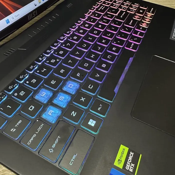 Ігровий ноутбук MSI Crosshair 16 A13VGK / 16" (1920x1200) IPS / Intel Core i7-13620H (10 (16) ядер по 3.6 - 4.9 GHz) / 16 GB DDR4 / 512 GB SSD M.2 / nVidia GeForce RTX 4070, 8 GB GDDR6, 128-bit / WebCam б/в - зображення 3