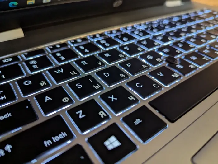 Ноутбук Б-клас HP ProBook 640 G5 / 14" (1920x1080) IPS / Intel Core i5-8265U (4 (8) ядра по 1.6 - 3.9 GHz) / 16 GB DDR4 / 480 GB SSD / Intel UHD Graphics 620 / TouchID / WebCam / Windows 10 б/в - зображення 7