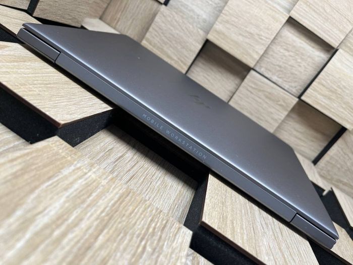 Ноутбук Б-клас HP ZBook 14U G5 / 14" (1920x1080) IPS / Intel Core i5-8350U (4 (8) ядра по 1.7 - 3.6 GHz) / 8 GB DDR4 / 256 GB SSD M.2 / Intel UHD Graphics 620 / WebCam / Fingerprint / HDMI б/в - зображення 5