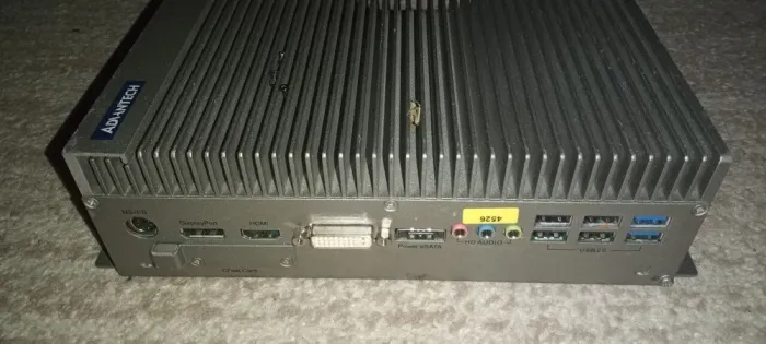 Промисловий ПК Advantech UNO-2174G / Intel Celeron 847E (2 ядра по 1.1 GHz) / 4 GB DDR3 / 30 GB SSD / Intel HD Graphics б/в - зображення 2