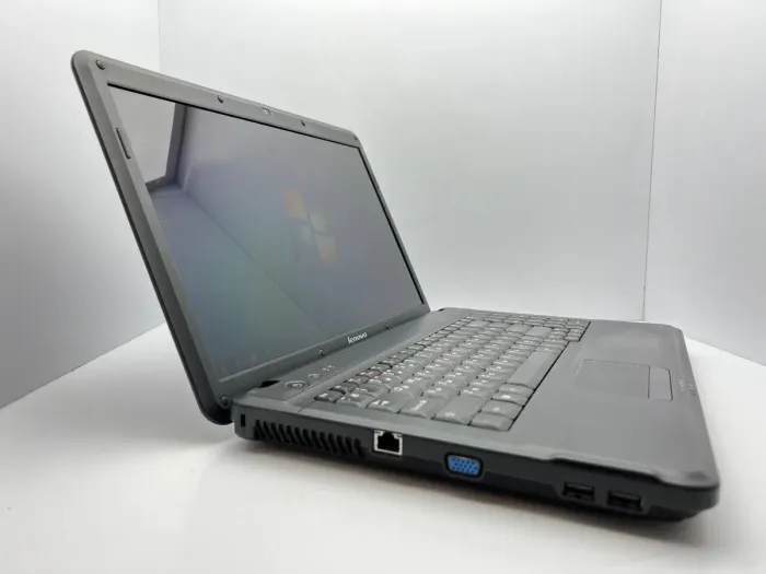 Ноутбук Lenovo G550 / 15.6" (1366x768) TN / Intel Pentium T4400 (2 ядра по 2.2 GHz) / 4 GB DDR3 / 500 GB HDD / Intel GMA 4500M Graphics / WebCam б/в - зображення 3