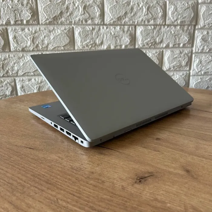 Ультрабук Б-клас Dell Latitude 5420 / 14" (1366x768) TN / Intel Core i5-1145G7 (4 (8) ядра по 2.6 - 4.4 GHz) / 8 GB DDR4 / 256 GB SSD / Intel Iris X Graphics / WebCam б/в - зображення 6