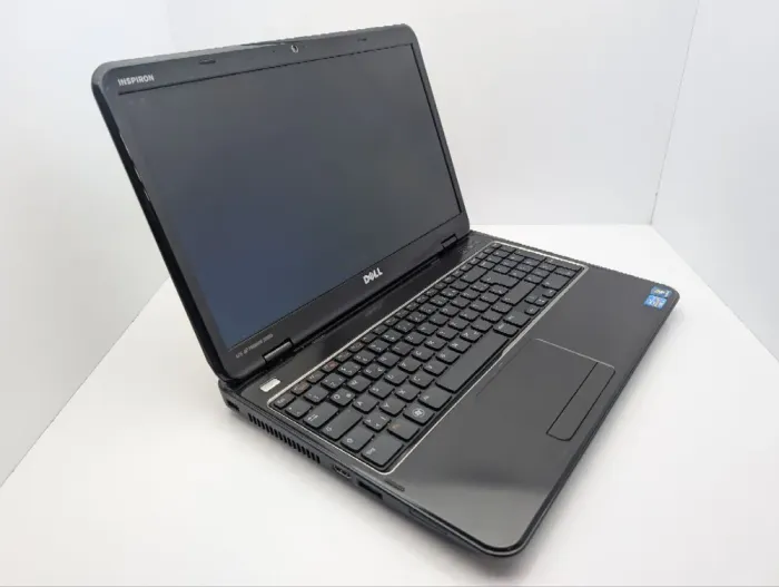 Ноутбук Dell Inspiron N5110 / 15.6" (1366x768) TN / Intel Core i3-2350M (2 (4) ядра по 2.3 GHz) / 6 GB DDR3 / 500 GB HDD / nVidia GeForce GT 525M, 1 GB GDDR3, 128-bit / WebCam / DVD-ROM б/в - зображення 6