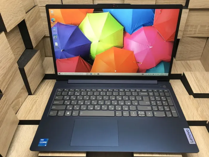 Ноутбук Б-клас Lenovo IdeaPad Slim 3 15IRU8 / 15.6" (1920x1080) IPS Touch / Intel Core i5-1335U (10 (12) ядра по 3.4 - 4.6 GHz) / 8 GB DDR4 / 256 GB SSD M.2 / Intel Iris Xe Graphics / WebCam б/в - зображення 2