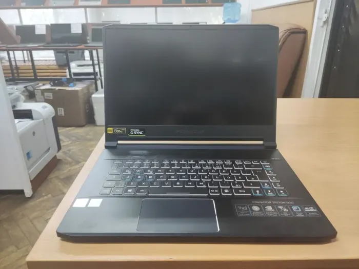 Ігровий ноутбук Acer Predator Triton 500 PT515-52 / 15.6" (1920x1080) IPS / Intel Core i7-10750H (6 (12) ядер по 2.6 - 5.0 GHz) / 16 GB DDR4 / 1000 GB SSD M.2 / nVidia GeForce RTX 2080 Super, 8 GB GDDR6, 256-bit / WebCam / Win 11 Home б/в - зображення 2