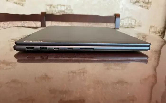 Ноутбук Lenovo Yoga 7 16IAP7 / 16" (2560x1600) IPS Touch / Intel Core i5-1240P (12 (16) ядер по 3.3 - 4.4 GHz) / 8 GB DDR5 / 256 GB SSD / Intel Iris Xe Graphics eligible / WebCam б/в - зображення 6