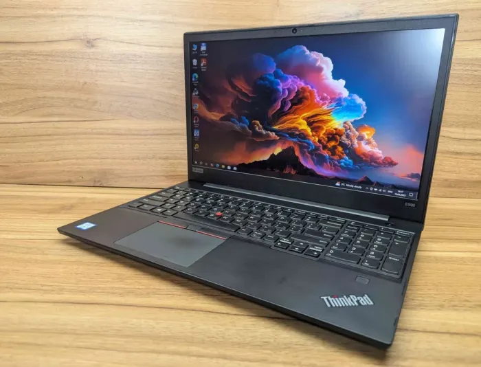 Ноутбук Lenovo ThinkPad E590 / 15.6" (1920x1080) IPS / Intel Core i5-8265U (4 (8) ядра по 1.6 - 3.9 GHz) / 16 GB DDR4 / 480 GB SSD / Intel UHD Graphics / WebCam / TouchID / Windows 10 б/в - зображення 5