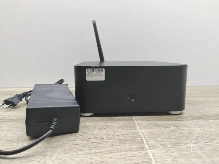 Неттоп Inter-Tech ITX USFF / Intel Core i5-8400 (6 ядер по 2.8 - 4.0 GHz) / 16 GB DDR4 / 480 GB SSD / Intel UHD Graphics 630 / Wi-Fi б/в - зображення 2