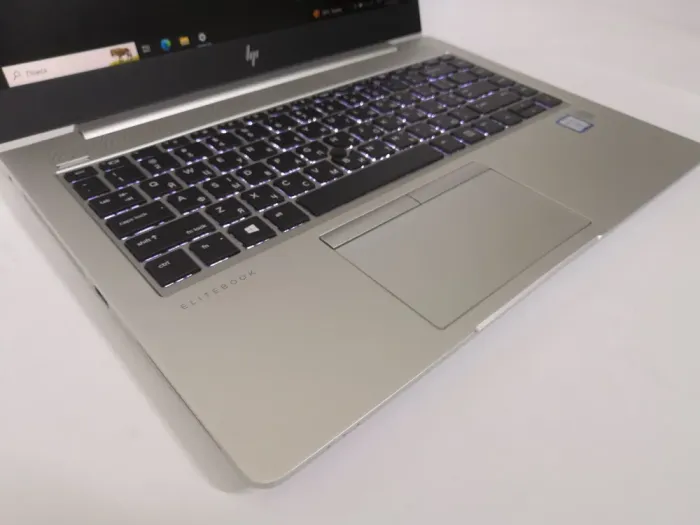 Ультрабук Б-клас HP EliteBook 840 G5 / 14" (1920x1080) IPS / Intel Core i5-8250U (4 (8) ядра по 1.6 - 3.4 GHz) / 8 GB DDR4 / 192 GB SSD / Intel UHD Graphics 620 / WebCam / HDMI б/в - зображення 5