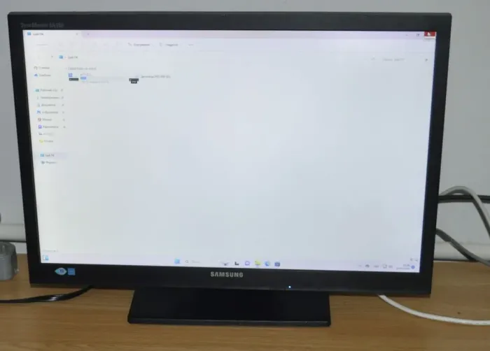Монітор Б-клас Samsung SyncMaster S22A450BW/22" (1680x1050) TN/VGA, DVI/VESA 100x100 + Кабелі (VGA або DVI на вибір), блок живлення та кабель живлення б/в - зображення 9