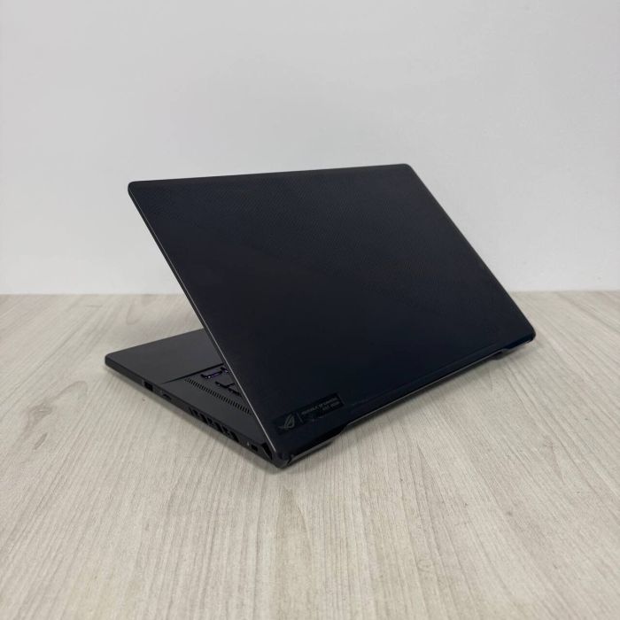 Ігровий ультрабук Asus ROG Zephyrus G15 GA503QS / 15,6" (2560x1440) IPS / AMD Ryzen 9 5900HS (8 (16) ядер по 3,0 - 4,6 ГГц) / 16 ГБ DDR4 / 1000 ГБ SSD NVMe / nVidia GeForce RTX 3080, 8 ГБ GDDR6, 256-біт б/в - зображення 6