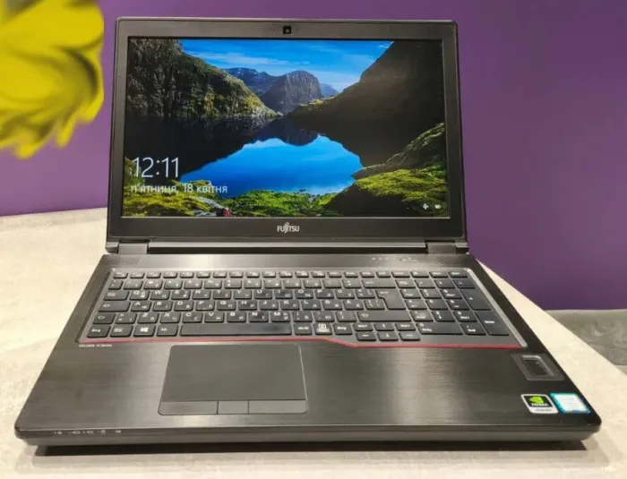 Мобільна робоча станція Fujitsu Celsius H780 / 15.6" (1920x1080) IPS / Intel Core i7-8750H (6 (12) ядер по 2.2 - 4.1 GHz) / 32 GB DDR4 / 512 GB SSD / nVidia Quadro P2000, 4 GB GDDR5, 128-bit / WebCam / 4G б/в - зображення 2