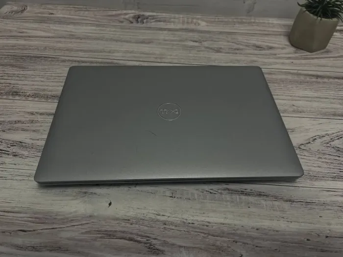 Ультрабук Dell Latitude 5410 / 14" (1920x1080) IPS Touch / Intel Core i5-10310U (4 (8) ядра по 1.7 - 4.4 GHz) / 16 GB DDR4 / 256 GB SSD / Intel UHD Graphics / WebCam б/в - зображення 4