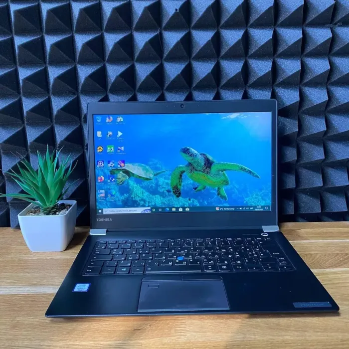 Ноутбук Toshiba Portege x30-E-1GQ / 14" (1920x1080) TN / Intel Core i5-7200U (2 (4) ядра по 2.5 - 3.1 GHz) / 8 GB DDR4 / 256 GB SSD / Intel HD Graphics 620 / WebCam б/в - зображення 2
