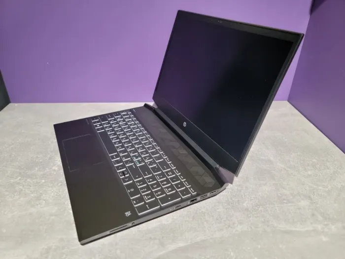 Ігровий ноутбук HP Pavilion Gaming 15-EС2823NO / 15.6" (1920x1080) IPS / AMD Ryzen 5 5600H (6 (12) ядер по 3.3 - 4.2 GHz) / 16 GB DDR4 / 1000 GB SSD / nVidia GeForce RTX 3050, 4 GB GDDR6, 128-bit / WebCam б/в - зображення 4