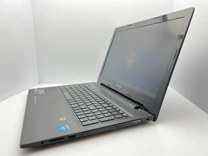 Ноутбук Lenovo G50-30 / 15.6" (1366x768) TN / Intel Celeron N2840 (2 ядра по 2.16-2.58 GHz) / 4 GB DDR3 / 500 GB HDD / HD Graphics / WebCam б/в - зображення 4
