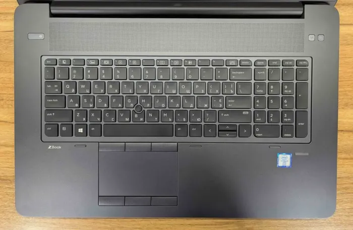 Мобільна робоча станція HP zBook 17 G3 / 17,3" (1920x1080) IPS / Intel Core i7-6820HQ (4 (8) ядра по 2,7 - 3,6 ГГц) / 32 ГБ DDR4 / 512 ГБ SSD / nVidia Quadro M5000M, 8 ГБ GDDR5, 256-біт / WebCam / Fingerprint / Windows 10 б/в - зображення 3
