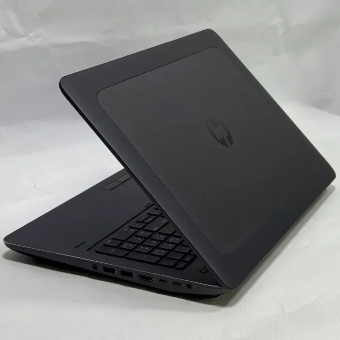 Мобільна робоча станція HP ZBook 15 G4 / 15.6" (1920x1080) TN / Intel Core i7-7700HQ (4 (8) ядра по 2.8 - 3.8 GHz) / 16 GB DDR4 / 512 GB SSD + 500 GB HDD / nVidia Quadro M1200, 4 GB GDDR5, 128-bit / WebCam / Windows 10 Pro б/в - зображення 8