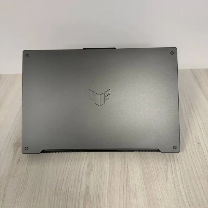 Ігровий ноутбук Asus TUF Gaming A17 FA707RE / 17.3" (1920x1080) IPS / AMD Ryzen 7 6800H (8 (16) ядер по 3.2 - 4.7 GHz) / 16 GB DDR5 / 512 GB SSD NVMe / nVidia GeForce RTX 3050 Ti, 4 GB GDDR6, 128-bit / WebCam б/в - зображення 3