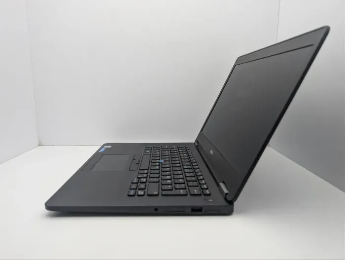 Ноутбук Dell Latitude E7470 / 14" (1920x1080) IPS / Intel Core i5-6300U (2 (4) ядра по 2.4 - 3.0 GHz) / 8 GB DDR4 / 120 GB SSD / Intel HD Graphics 520 / WebCam б/в - зображення 5