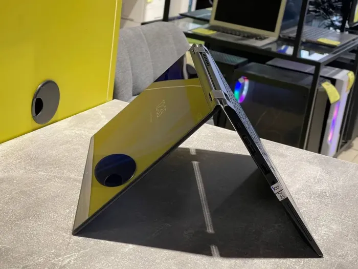 Ультрабук-трансформер Lenovo ThinkPad X390 Yoga / 13.3" (1920x1080) IPS Touch / Intel Core i5-8250U (4 (8) ядра по 1.6 - 3.4 GHz) / 16 GB DDR4 / 480 GB SSD / Intel UHD Graphics / WebCam б/у - зображення 6