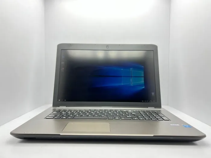 Ноутбук Medion Akoya E7227 / 17.3" (1600x900) TN / Intel Core i3-4100M (2 (4) ядра по 2.5 GHz) / 4 GB DDR3 / 500 GB HDD / Intel HD Graphics 4600 / WebCam / HDMI б/в - зображення 2