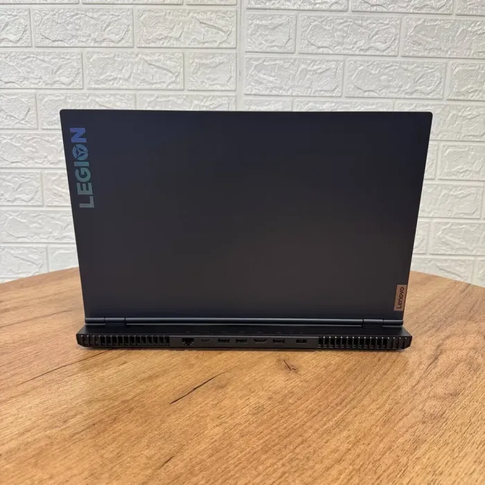 Ігровий ноутбук Lenovo Legion 5 15ACH6H / 15.6" (1920x1080) IPS / AMD Ryzen 5 5600H (6 (12) ядер по 3.3 - 4.2 GHz) / 16 GB DDR4 / 1000 GB SSD / nVidia GeForce RTX 3050, 4 GB GDDR6, 128-bit / WebCam б/в - зображення 3