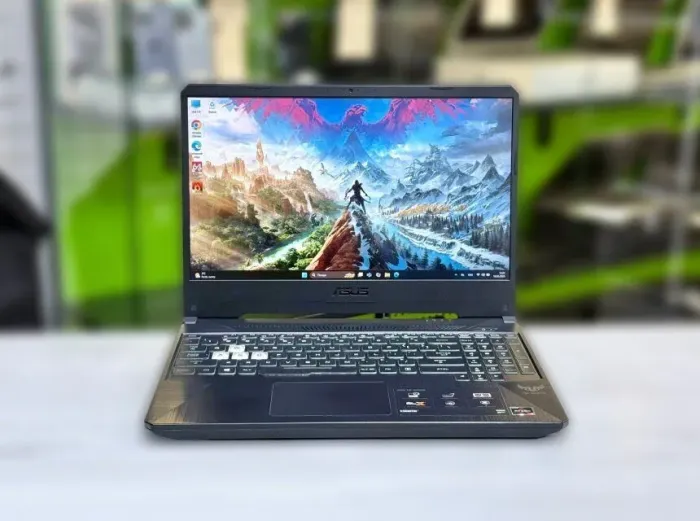 Ігровий ноутбук Asus TUF Gaming FX505D / 15.6" (1920x1080) IPS / AMD Ryzen 7 3750H (4 (8) ядра по 2.3 - 4.0 GHz) / 16 GB DDR4 / 256 GB SSD M.2 + 1000 GB HDD / nVidia GeForce GTX 1050, 3 GB GDDR5, 96-bit / WebCam / Win 10 б/в - зображення 2