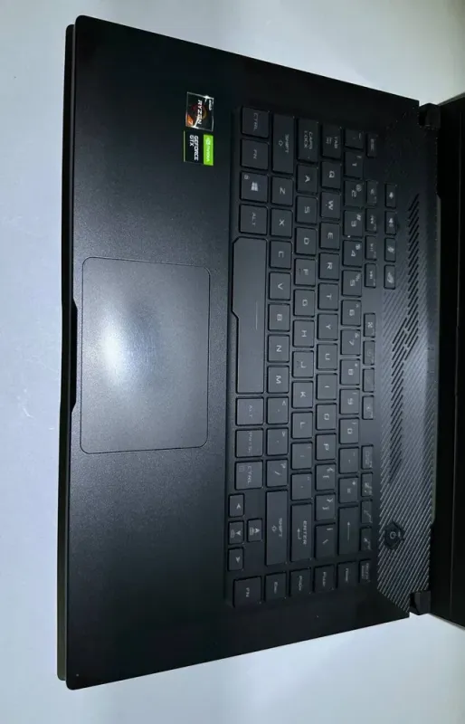 Ігровий ноутбук Б-клас Asus ROG Zephyrus GA502DU / 15.6" (1920x1080) IPS / AMD Ryzen 7 3750H (4 (8) ядра по 2.3 - 4.0 GHz) / 16 GB DDR4 / 512 GB SSD / GeForce GTX 1660 Ti Max-Q, 6 GB GDDR6, 192-bit б/в - зображення 3