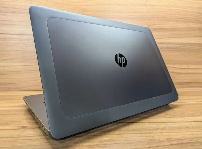 Мобільна робоча станція Б-клас HP zBook 17 G4 / 17.3" (1920x1080) IPS / Intel Xeon E3-1535M v6 (4 (8) ядра по 3.1 - 4.2 GHz) / 32 GB DDR4 / 512 GB SSD / nVidia Quadro P4000, 8 GB GDDR5, 256-bit / WebCam / Fingerprint / Windows 10 б/в - зображення 9