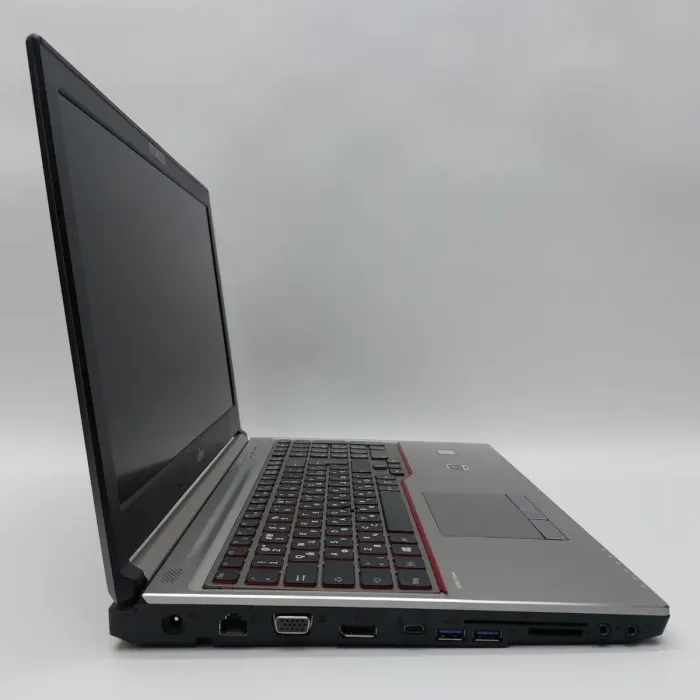Мобільна робоча станція Fujitsu Celsius H760 / 15.6" (1920x1080) IPS / Intel Core i5-6440HQ (4 ядра по 2.6 - 3.5 GHz) / 32 GB DDR4 / 512 GB SSD / nVidia Quadro M600M, 2 GB GDDR5, 128-bit / WebCam / Win 11 Pro б/в - зображення 4