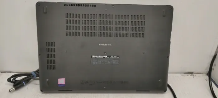 Ноутбук Б-клас Dell Latitude 5490 / 14" TN / Intel Core i5-8250U (4(8) ядра по 1.6-3.4GHz) / 16GB DDR4 / 256GB SSD / UHD Graphics 620 / WebCam б/в - зображення 7