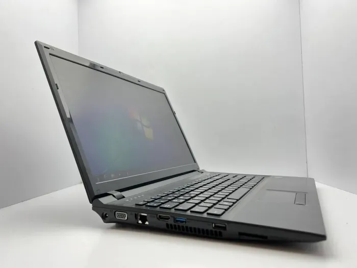 Ноутбук Terra Mobile 1528 / 15.6" (1366x768) TN / Intel Pentium B940 (2 ядра по 2.0 GHz) / 4 GB DDR3 / 320 GB HDD / Intel HD Graphics / WebCam б/в - зображення 3